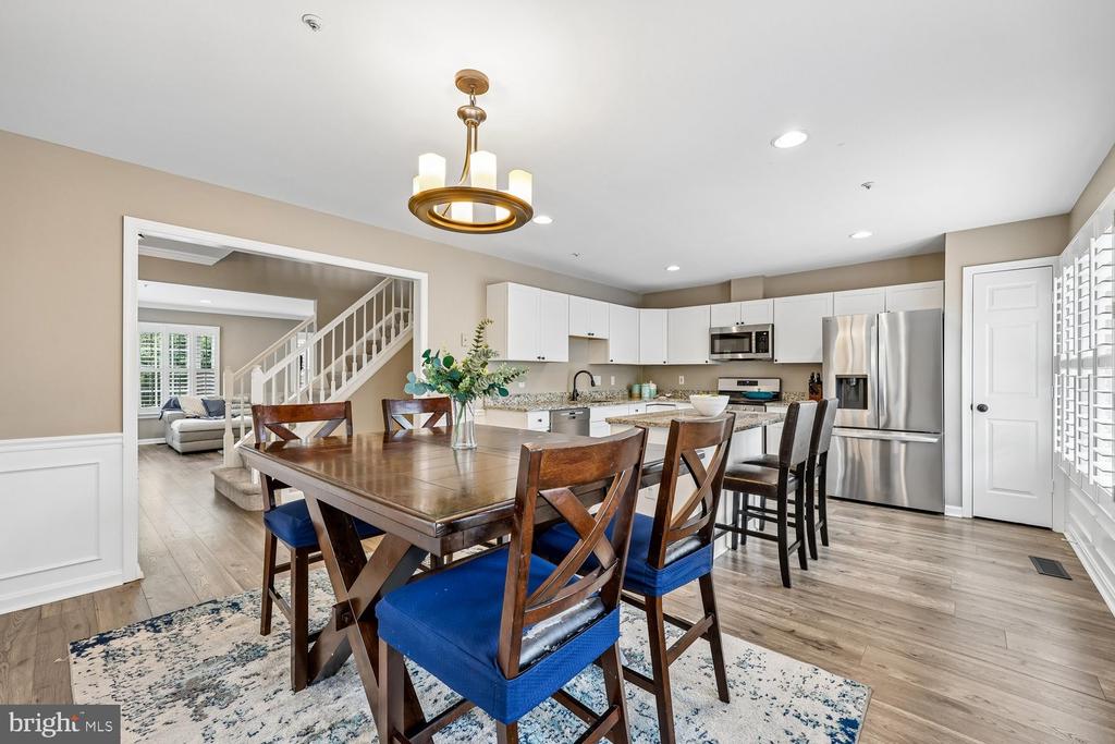 211 RIDGEPOINT PLACE