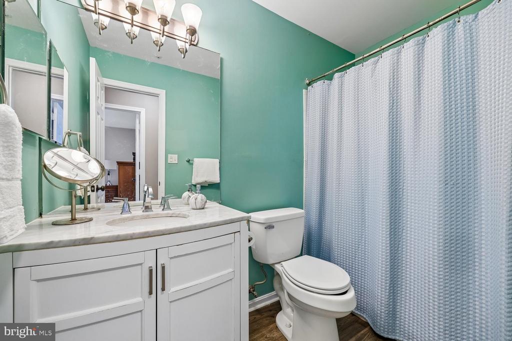 211 RIDGEPOINT PLACE