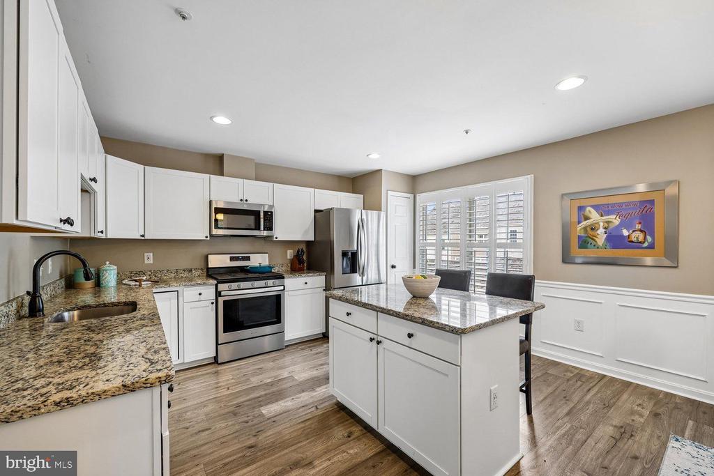 211 RIDGEPOINT PLACE