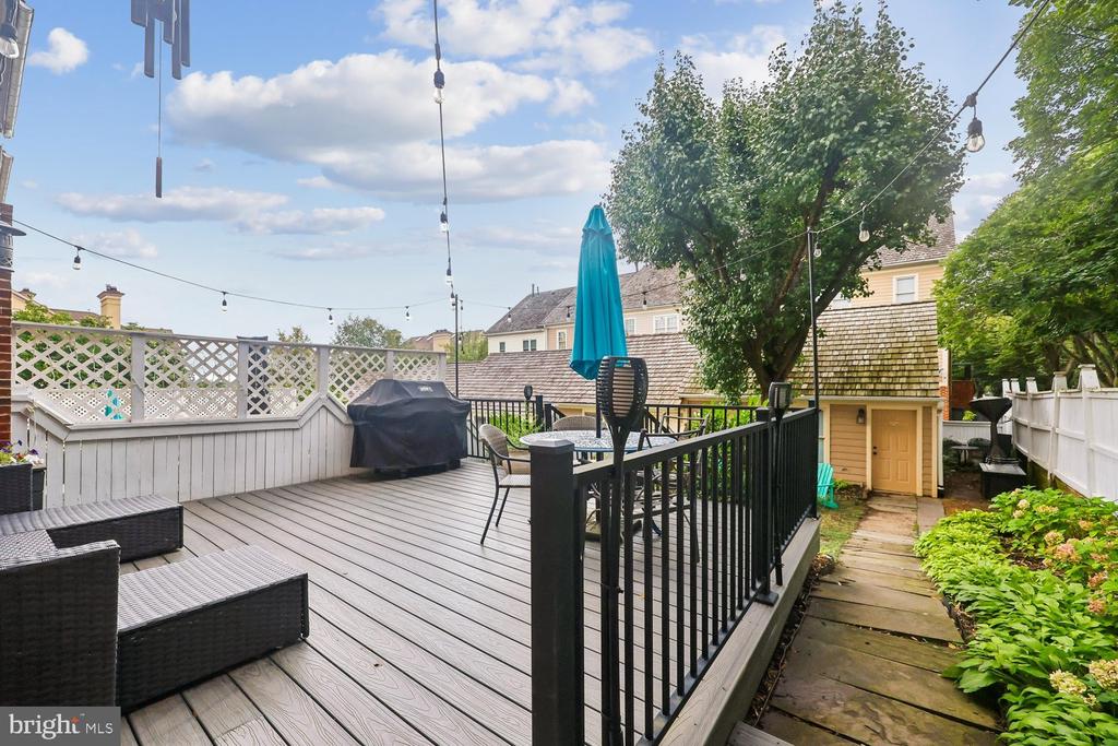 211 RIDGEPOINT PLACE