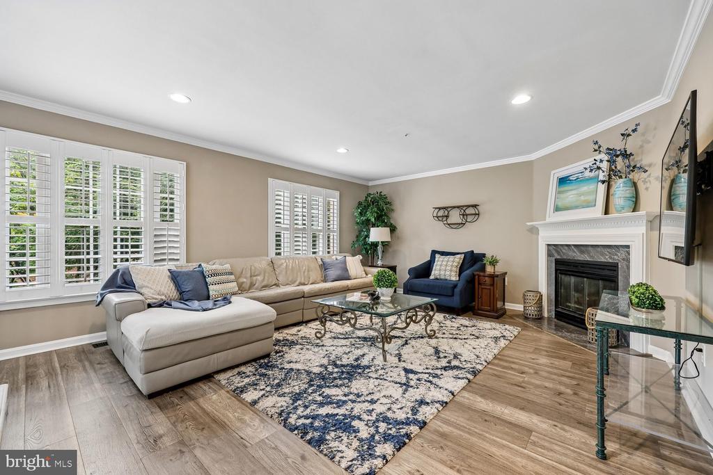 211 RIDGEPOINT PLACE