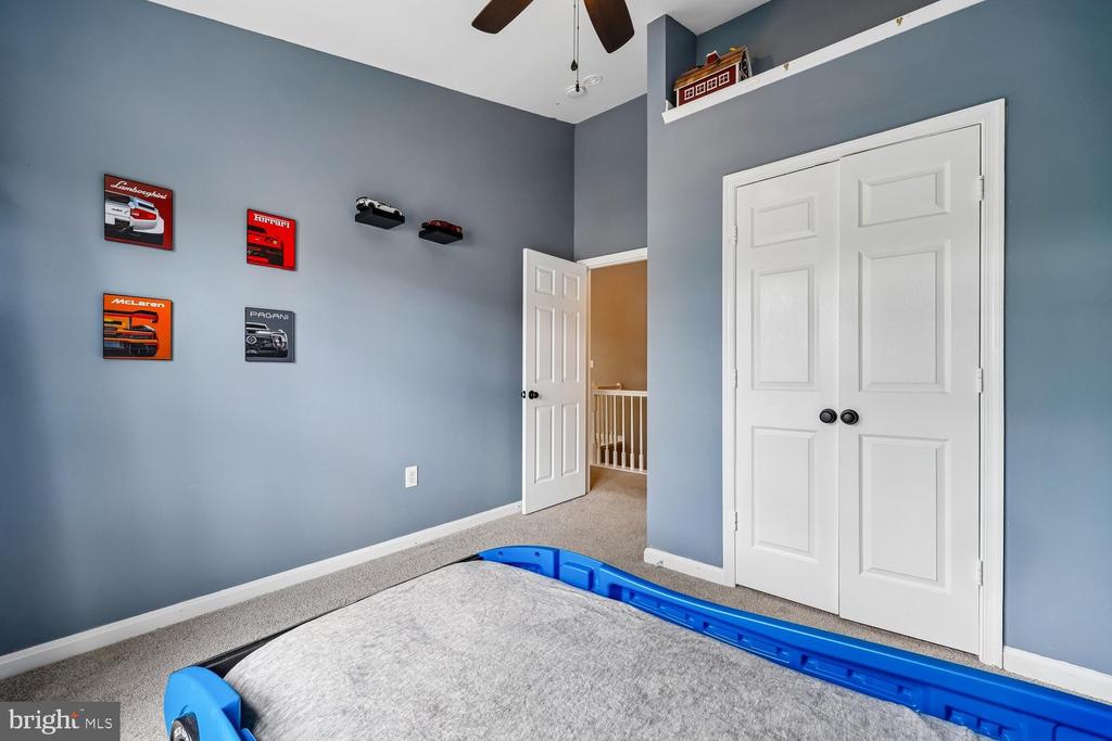 211 RIDGEPOINT PLACE