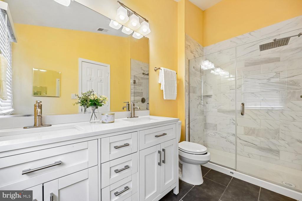 211 RIDGEPOINT PLACE
