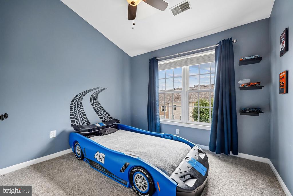 211 RIDGEPOINT PLACE