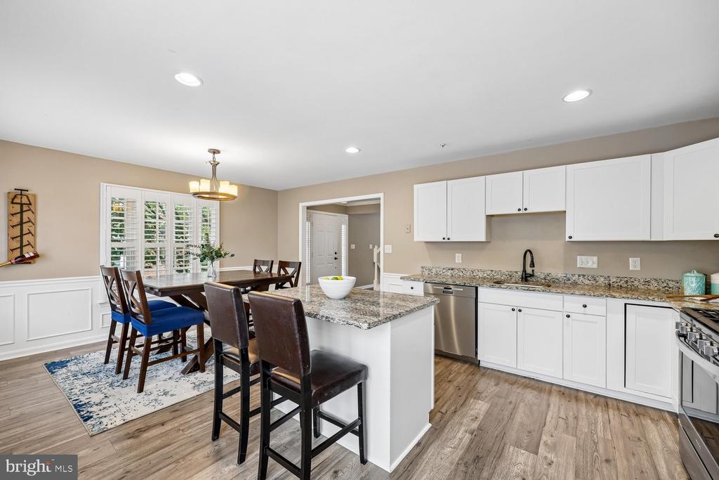 211 RIDGEPOINT PLACE