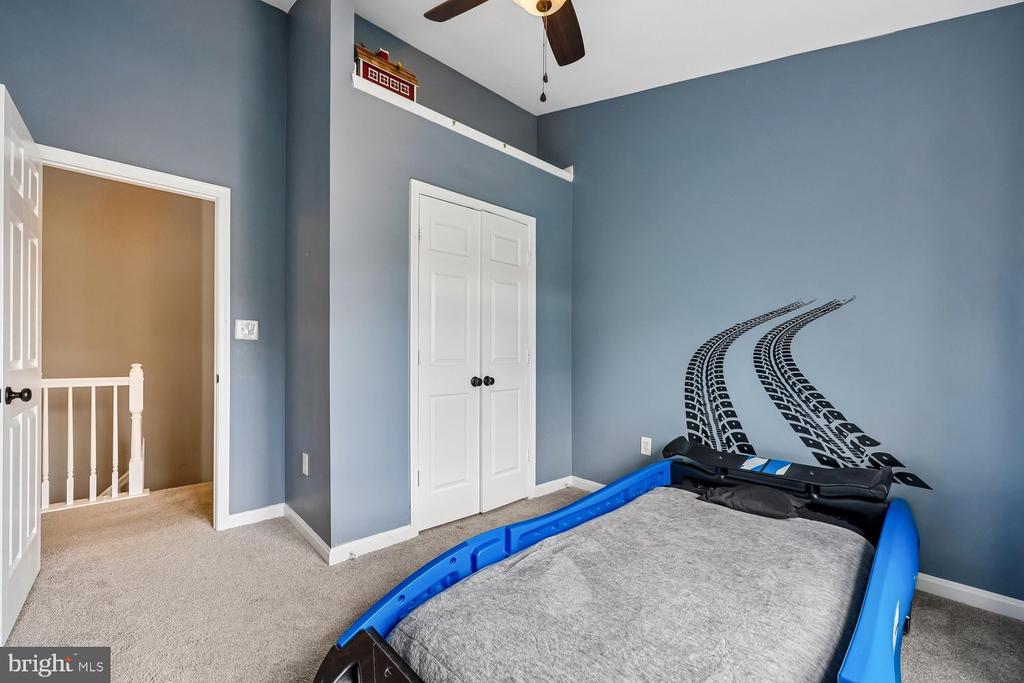 211 RIDGEPOINT PLACE
