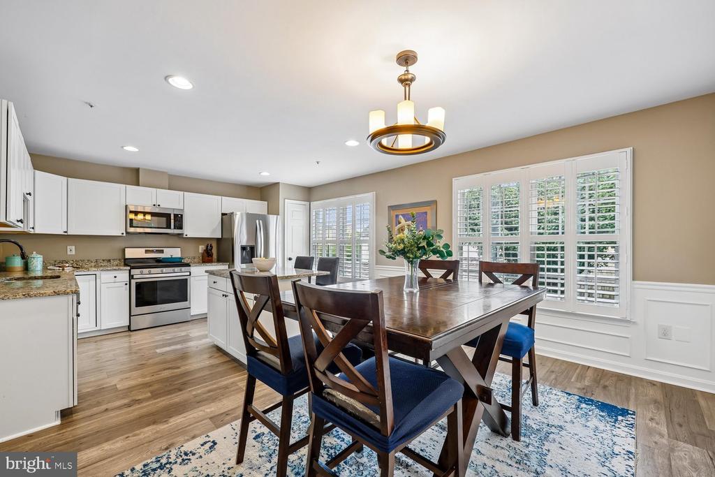 211 RIDGEPOINT PLACE