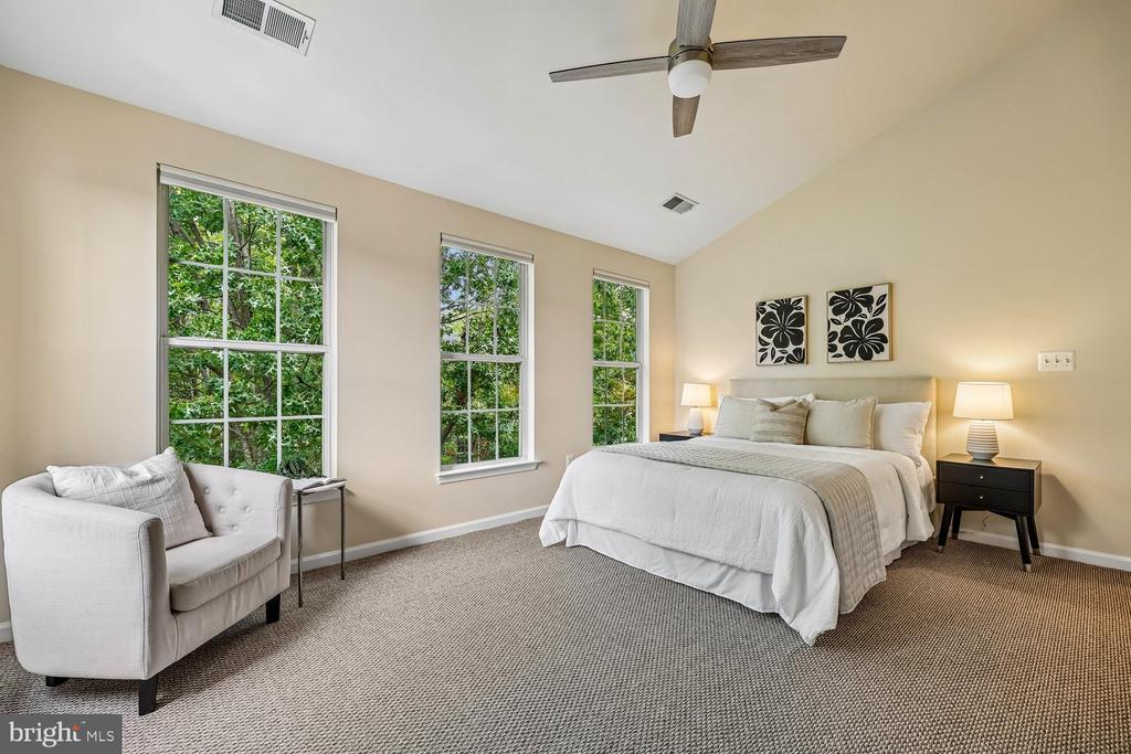 621 MAIN STREET Unit: 621-B
