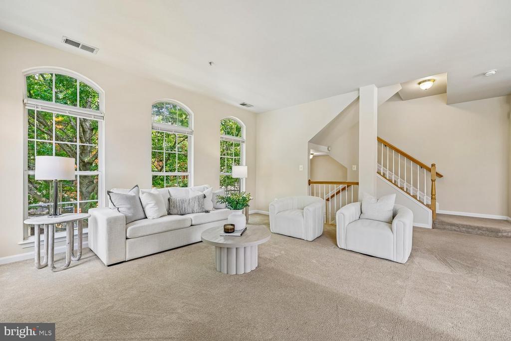 621 MAIN STREET Unit: 621-B