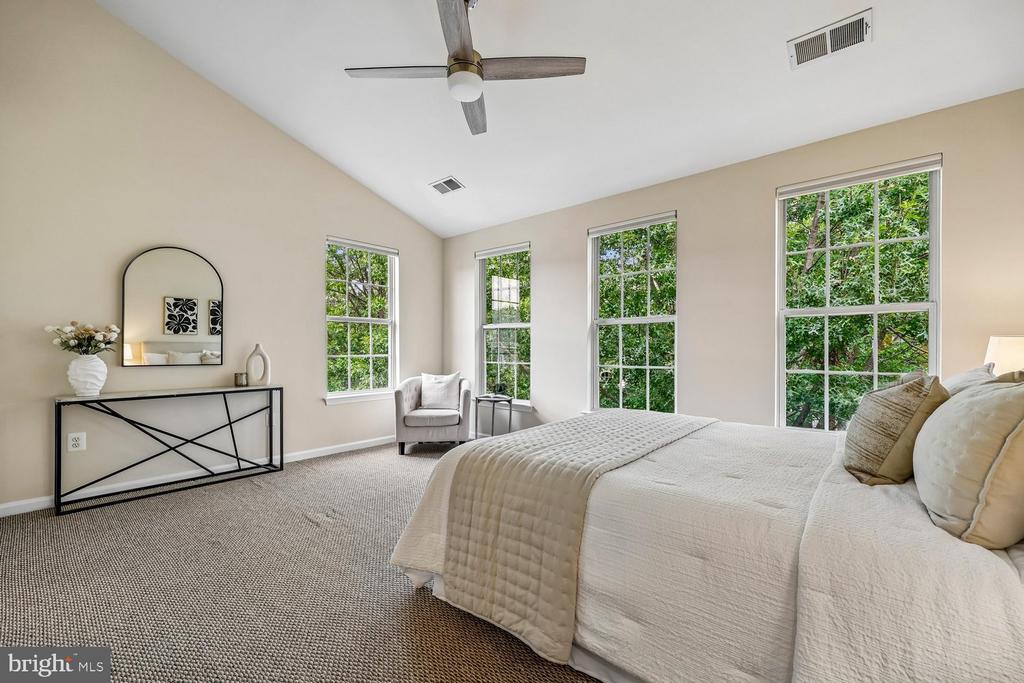 621 MAIN STREET Unit: 621-B