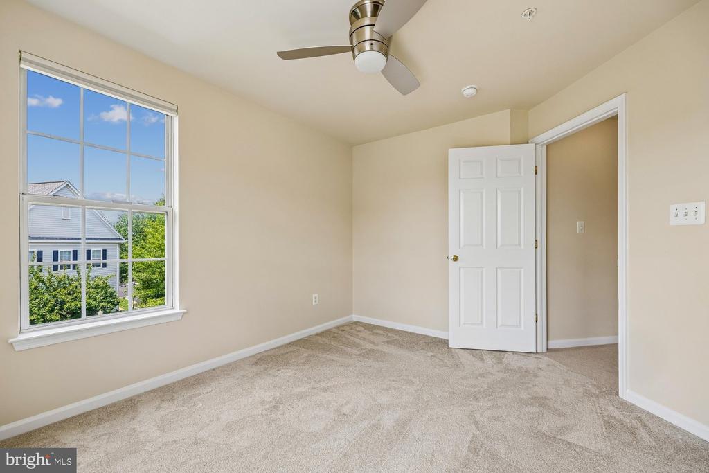 621 MAIN STREET Unit: 621-B