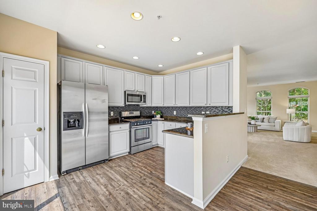 621 MAIN STREET Unit: 621-B
