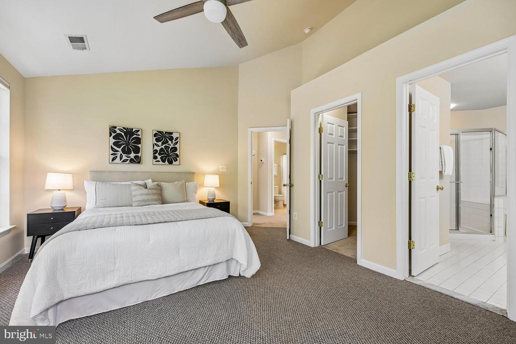 621 MAIN STREET Unit: 621-B
