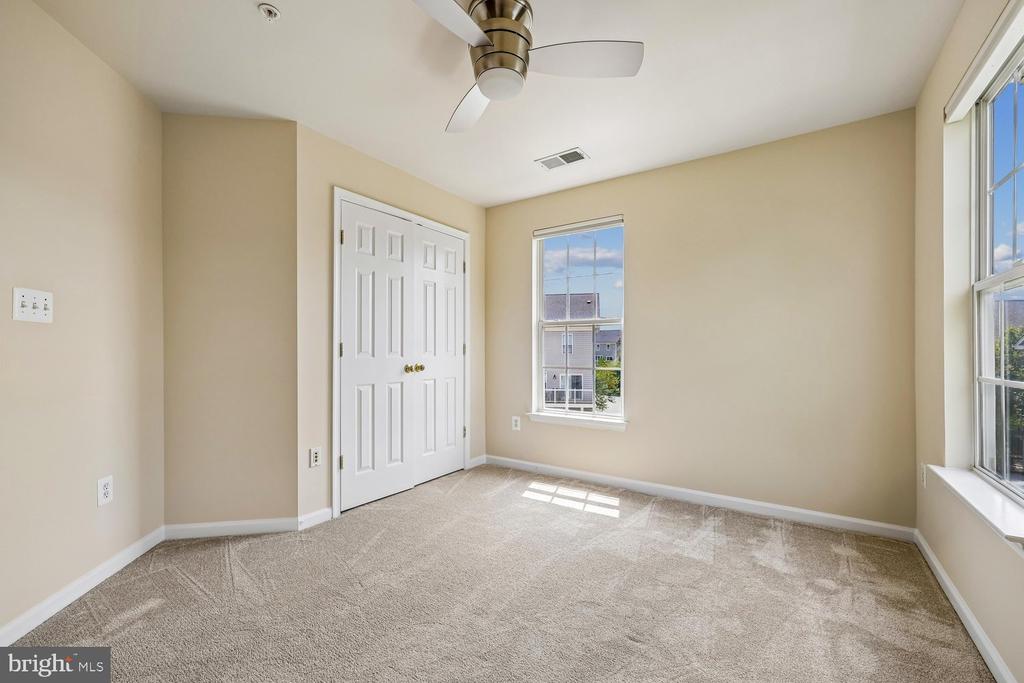 621 MAIN STREET Unit: 621-B