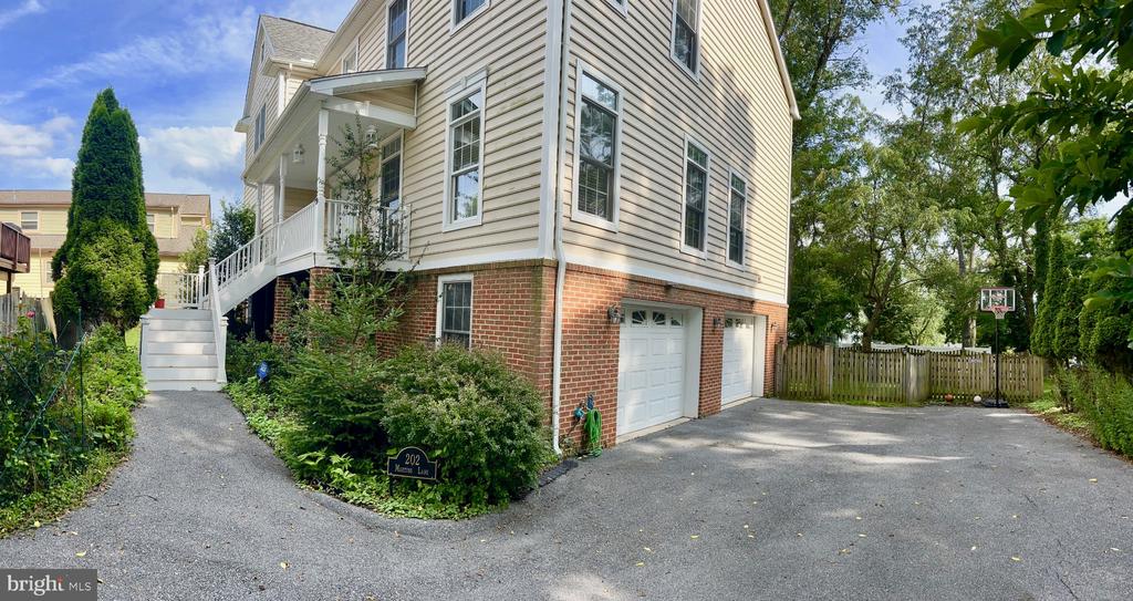 202 MARTINS LANE