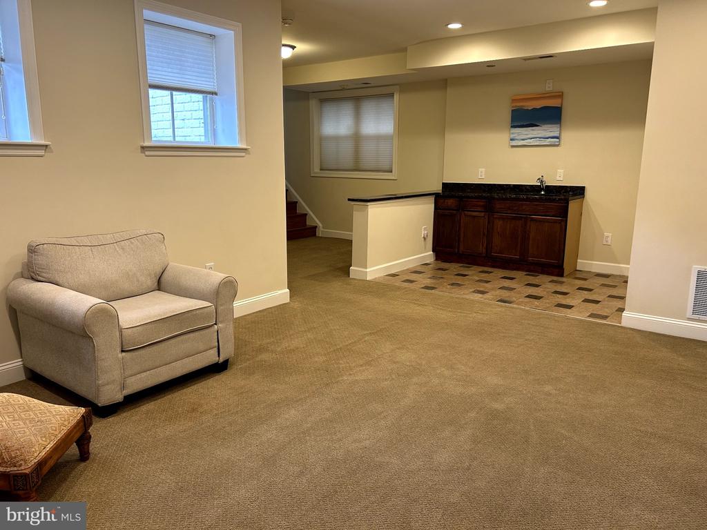 304 ROBENA WAY