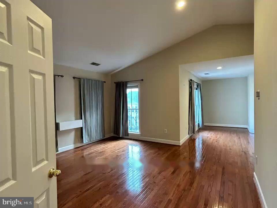 304 ROBENA WAY