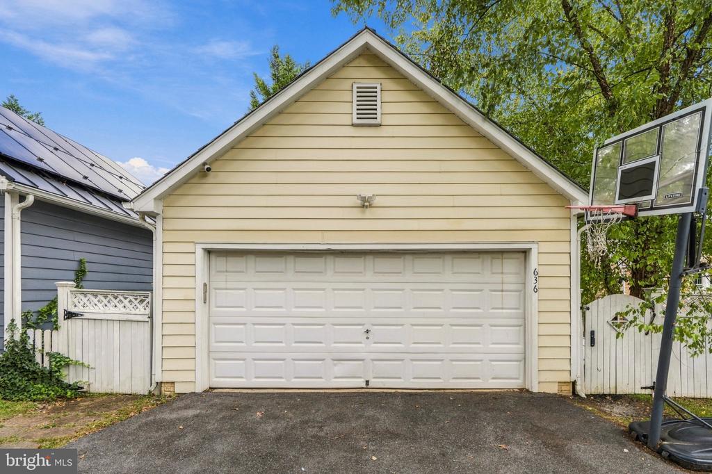 636 KENT OAKS WAY