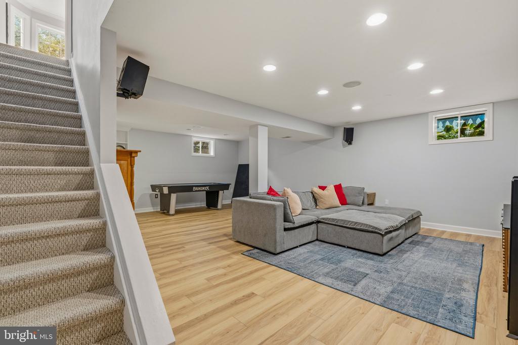 636 KENT OAKS WAY