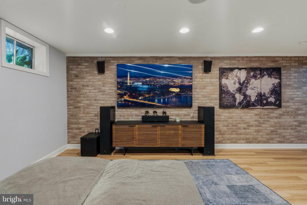 636 KENT OAKS WAY
