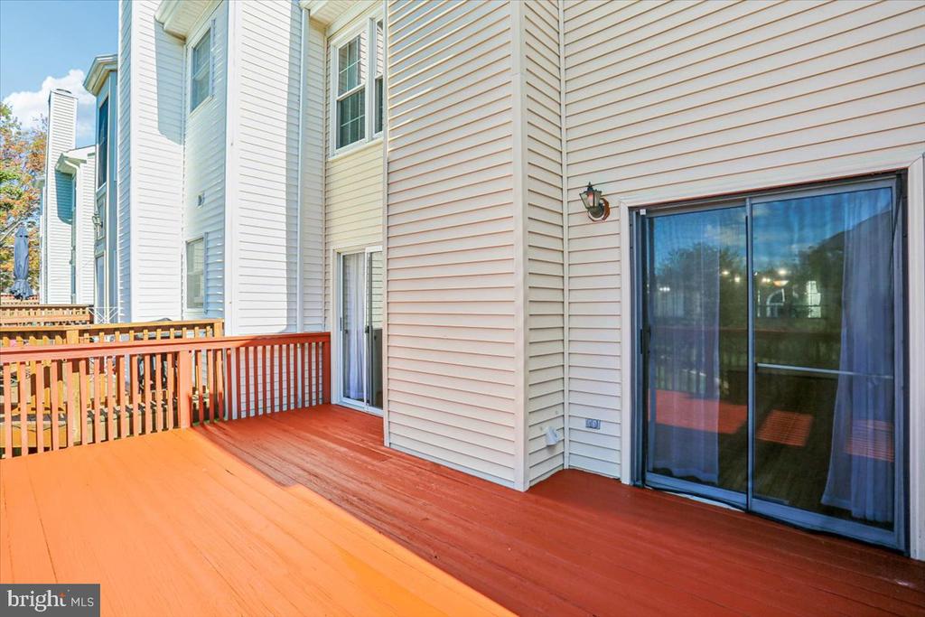 4 CARRIAGE WALK COURT