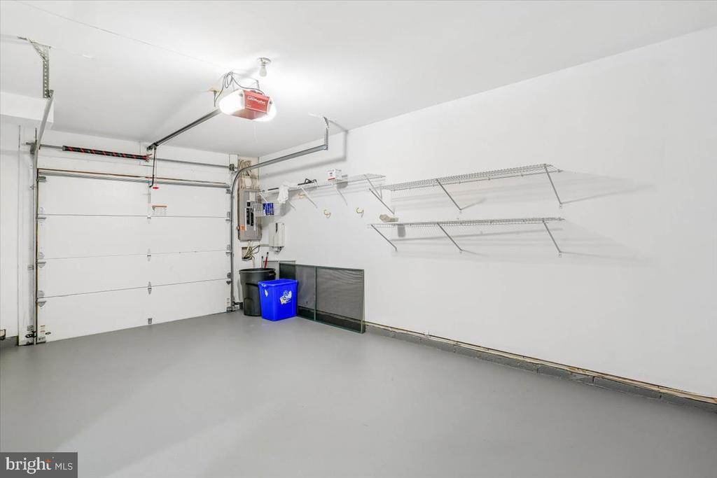4 CARRIAGE WALK COURT