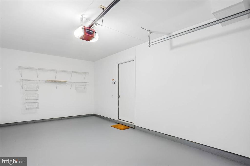 4 CARRIAGE WALK COURT