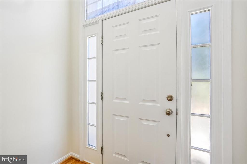 4 CARRIAGE WALK COURT