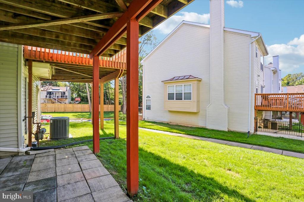 4 CARRIAGE WALK COURT