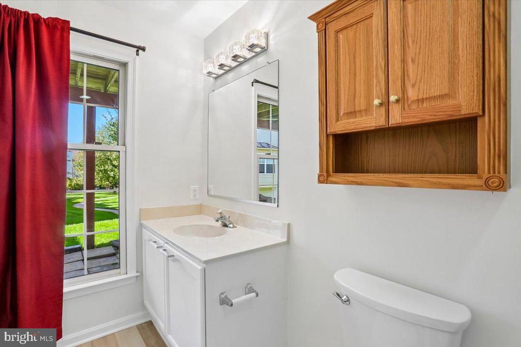 4 CARRIAGE WALK COURT