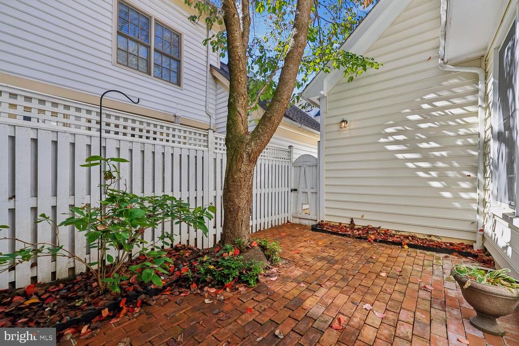321 CASEY LANE