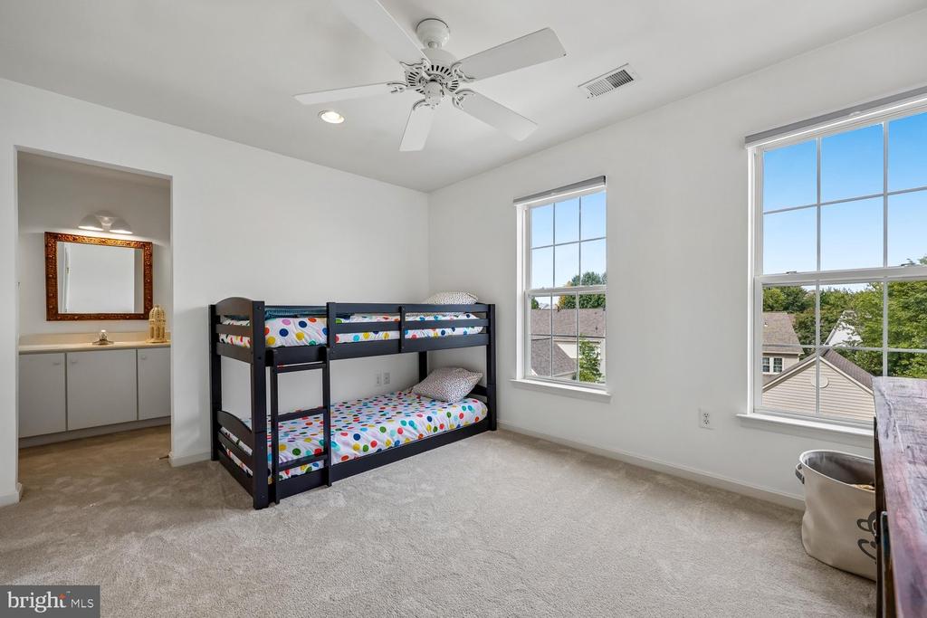 638 GATESTONE STREET