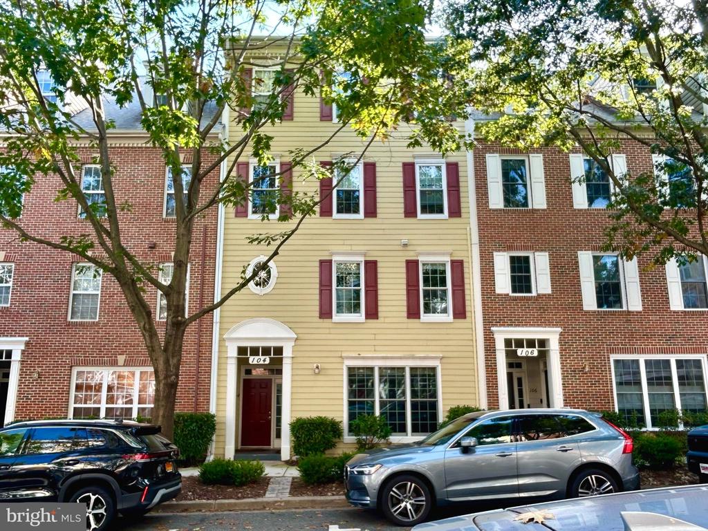 104 BUCKSFIELD ROAD Unit: 104