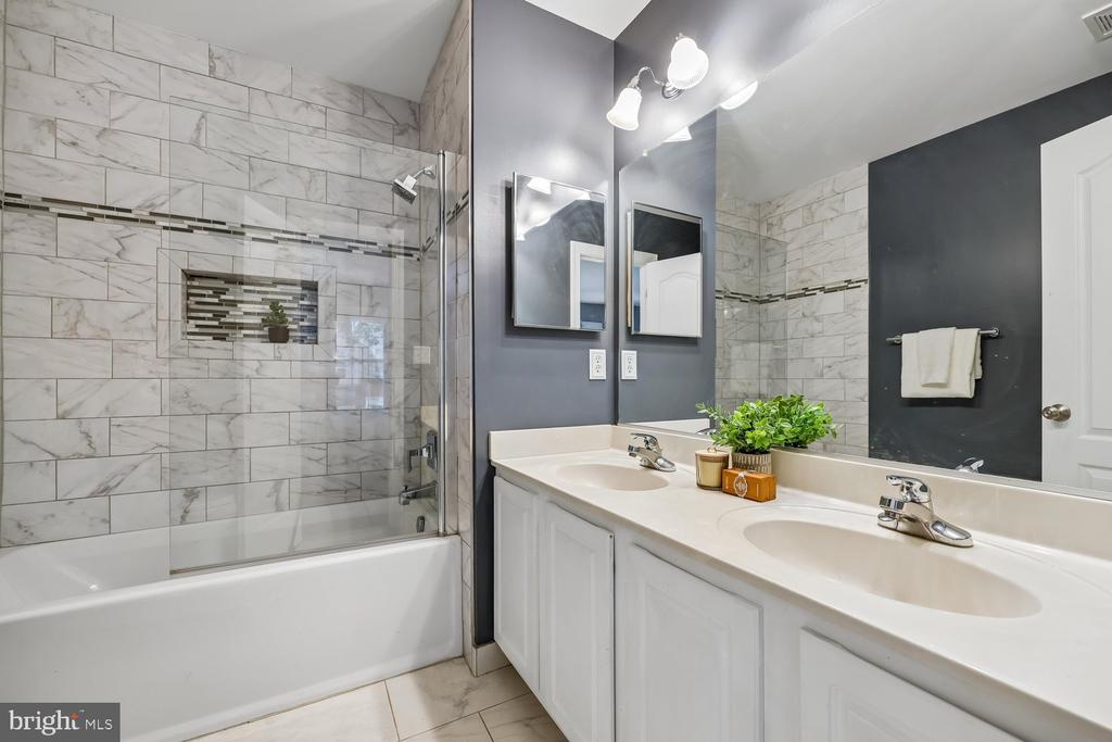 104 BUCKSFIELD ROAD Unit: 104