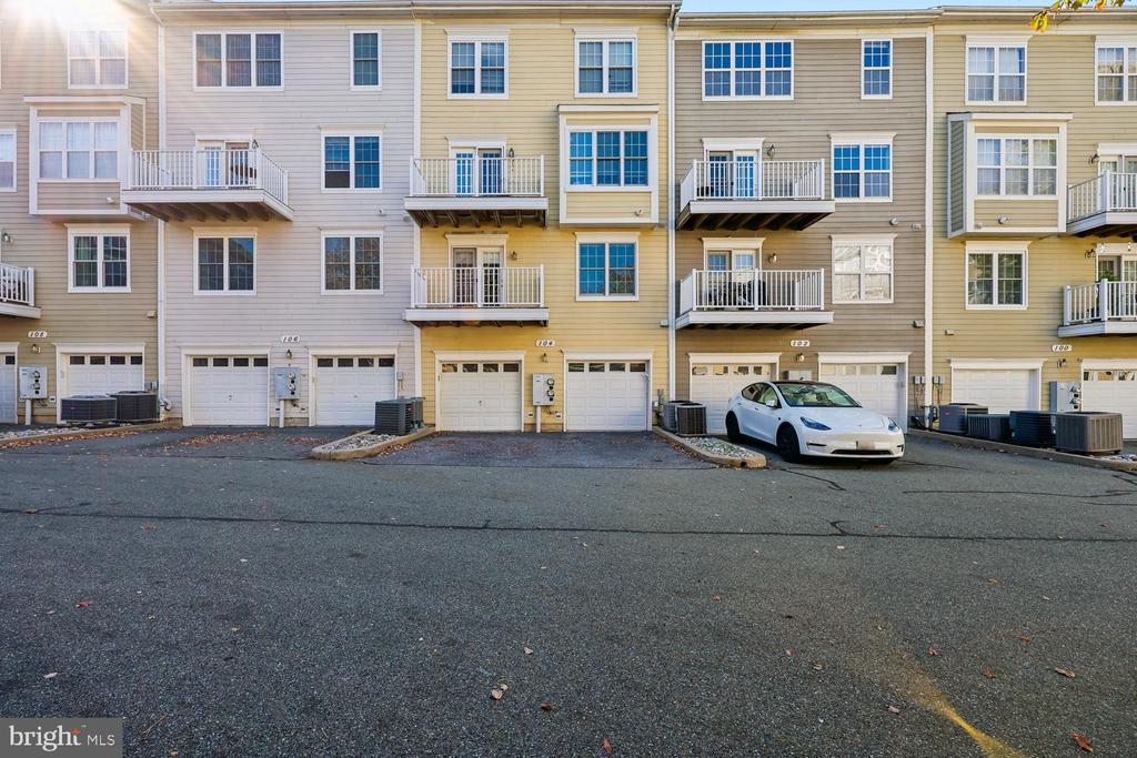 104 BUCKSFIELD ROAD Unit: 104