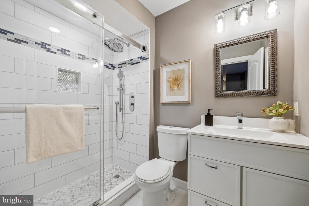 104 BUCKSFIELD ROAD Unit: 104