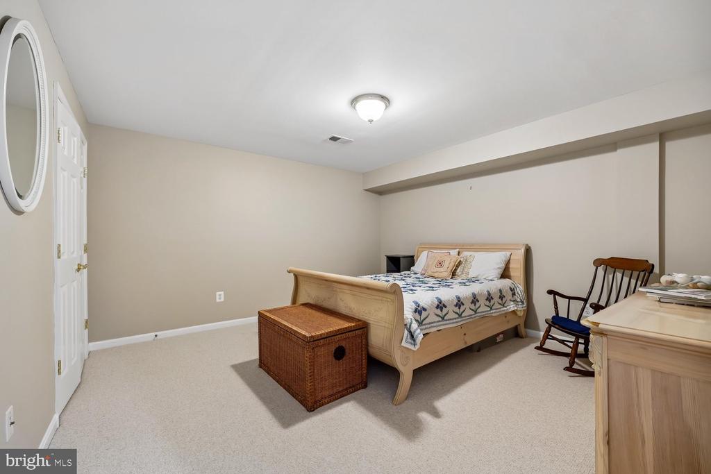 132 TREEHAVEN STREET