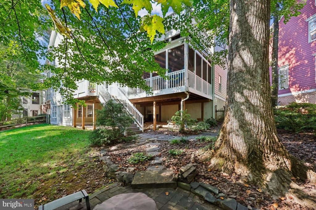 132 TREEHAVEN STREET