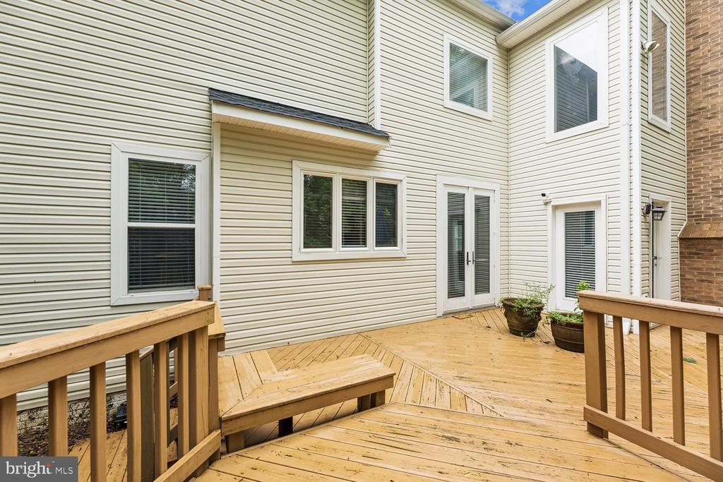12106 QUICK FOX LANE
