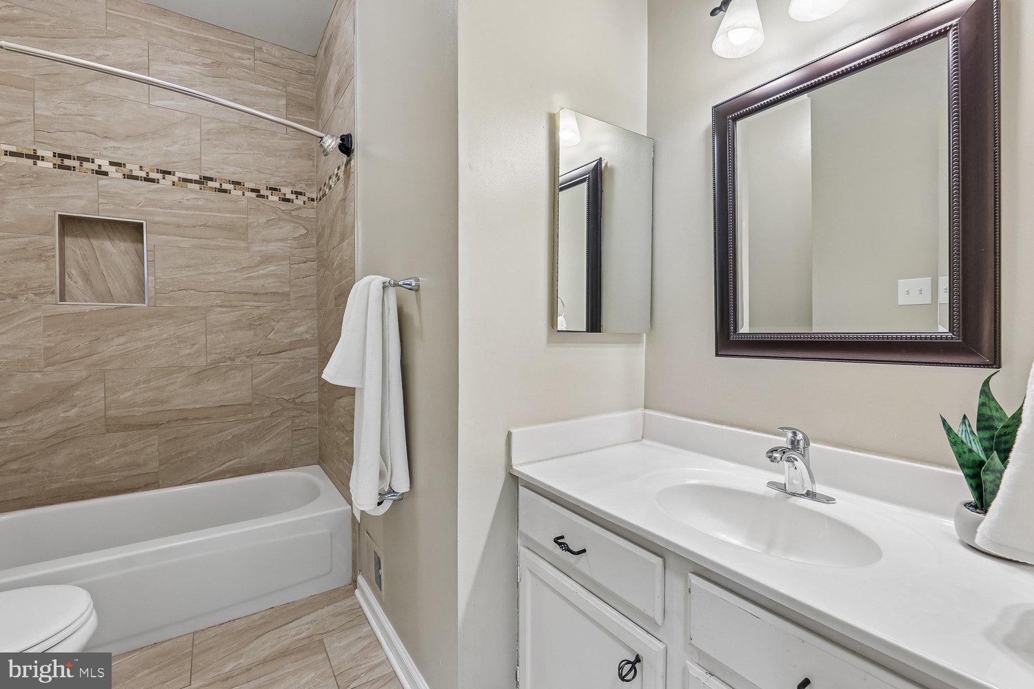12106 QUICK FOX LANE