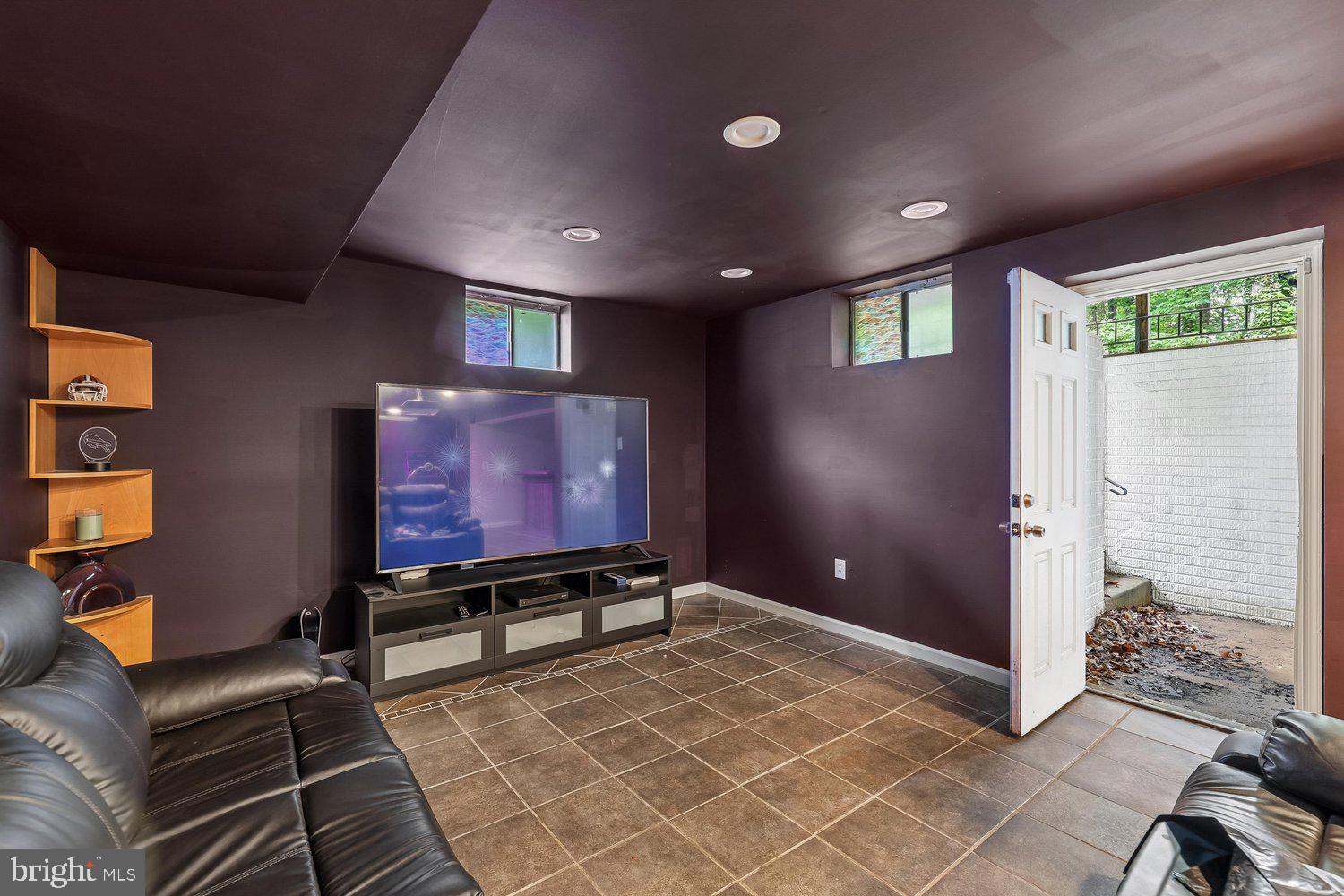 12106 QUICK FOX LANE