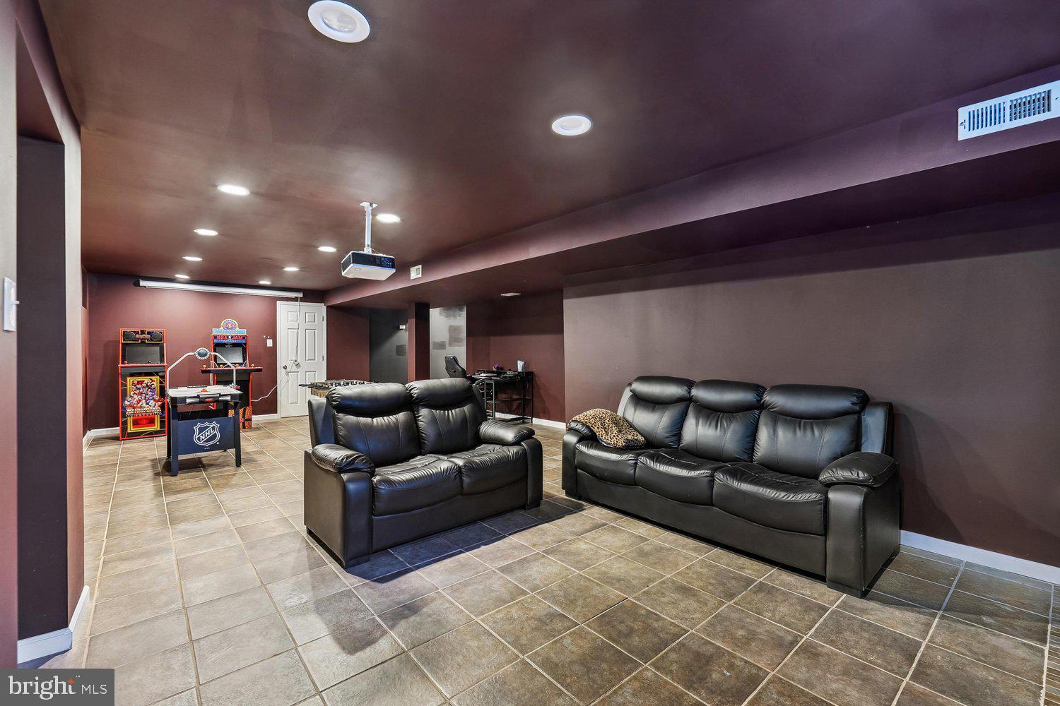 12106 QUICK FOX LANE