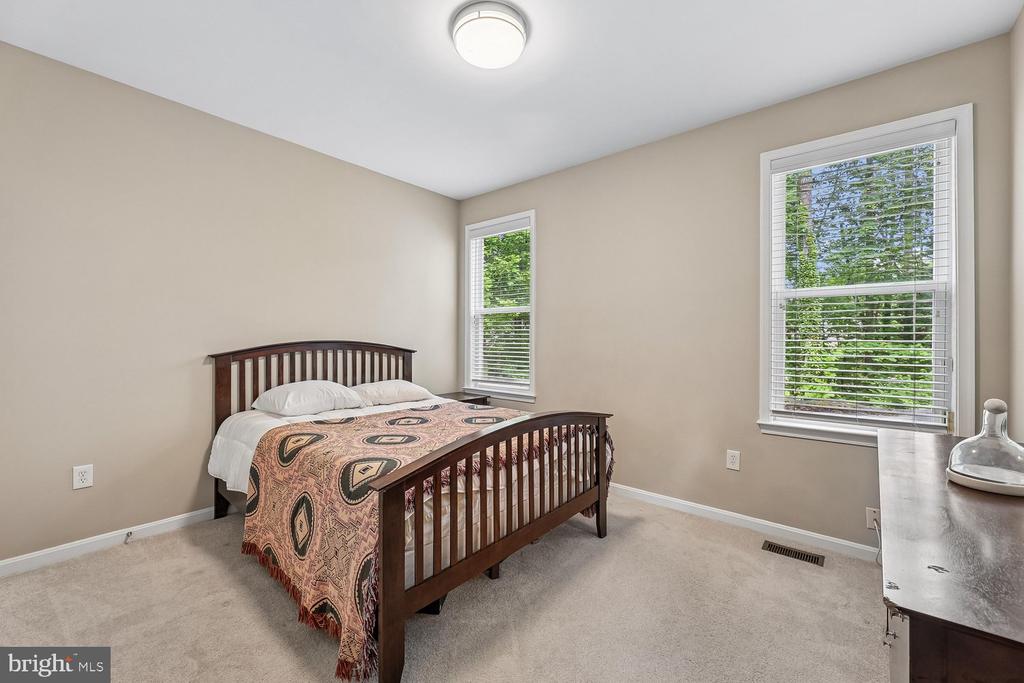 12106 QUICK FOX LANE