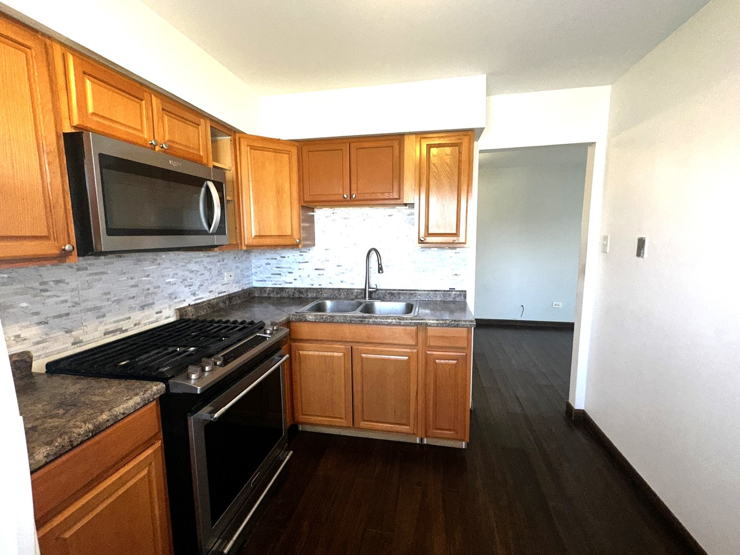 670 Marilyn Avenue Unit: 206