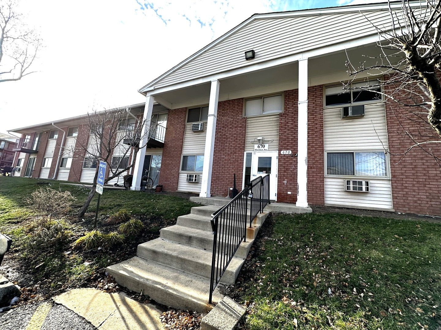 670 Marilyn Avenue Unit: 206