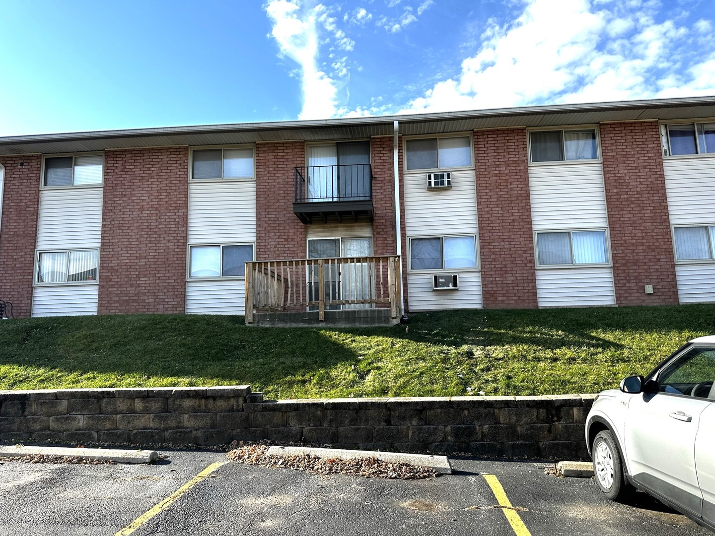 670 Marilyn Avenue Unit: 206