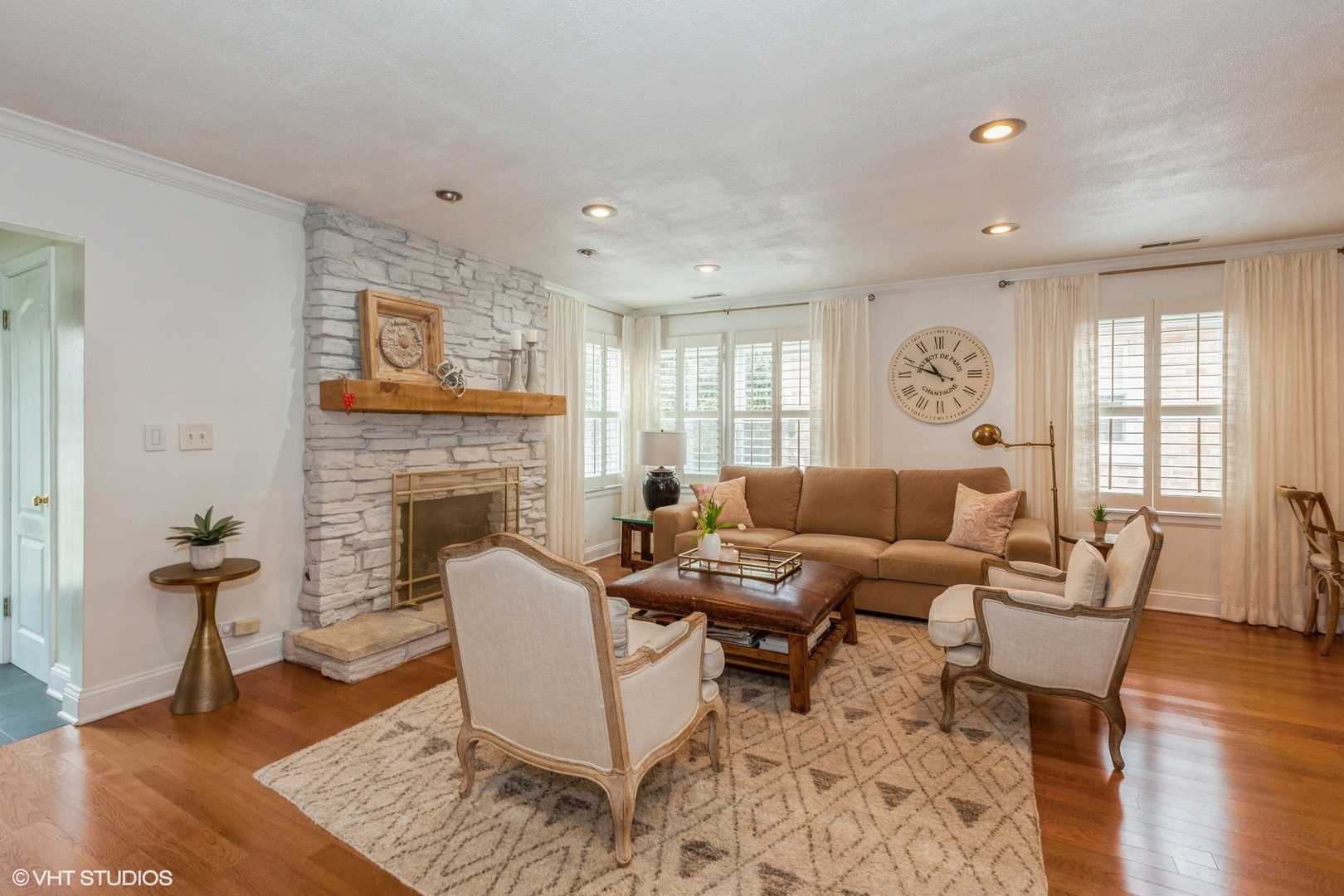 276 W Saint Charles Road