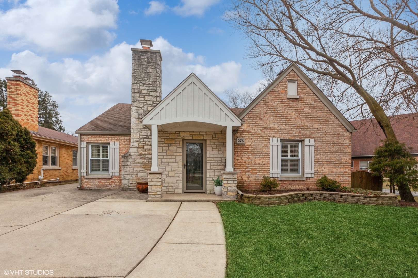 276 W Saint Charles Road