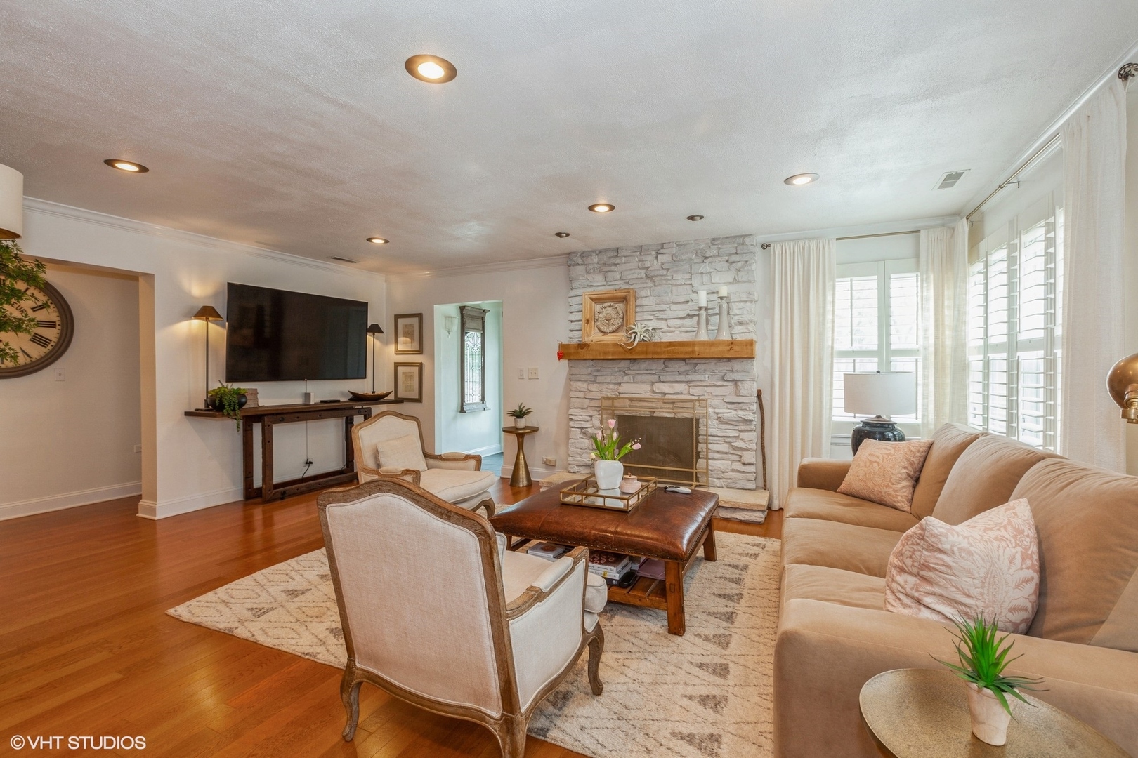 276 W Saint Charles Road