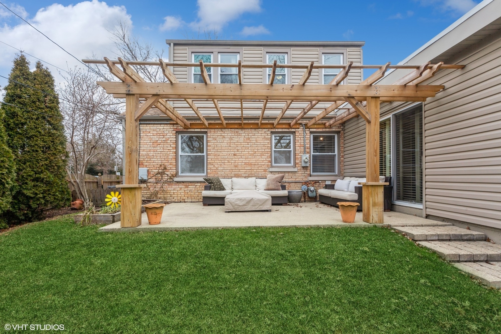 276 W Saint Charles Road